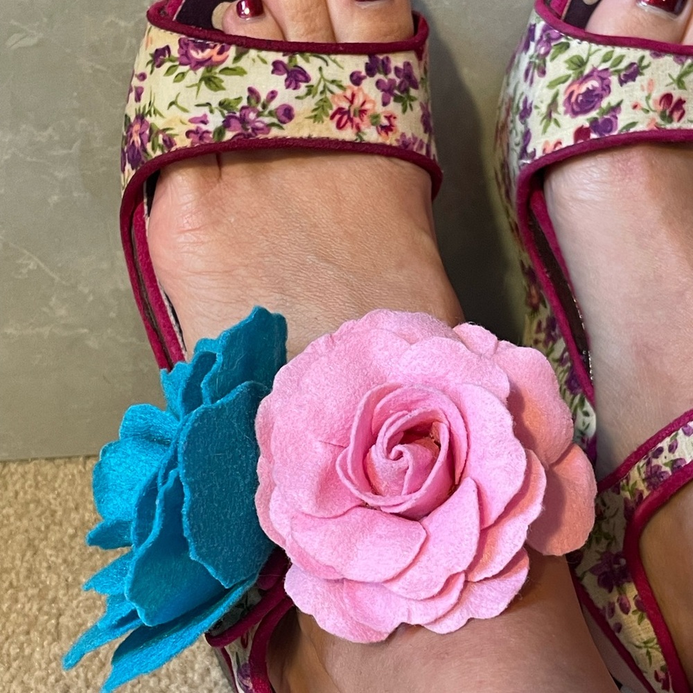 Irregular Choice Floral and Polka Dot Women's Wedge Sandal, size US 9 - Picture 5 of 15